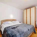 Apartment In 39264
