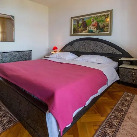 In 39264 Apartment *