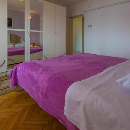 Apartment In 39264 Jadranovo