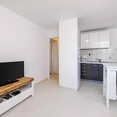 In 39264 Jadranovo